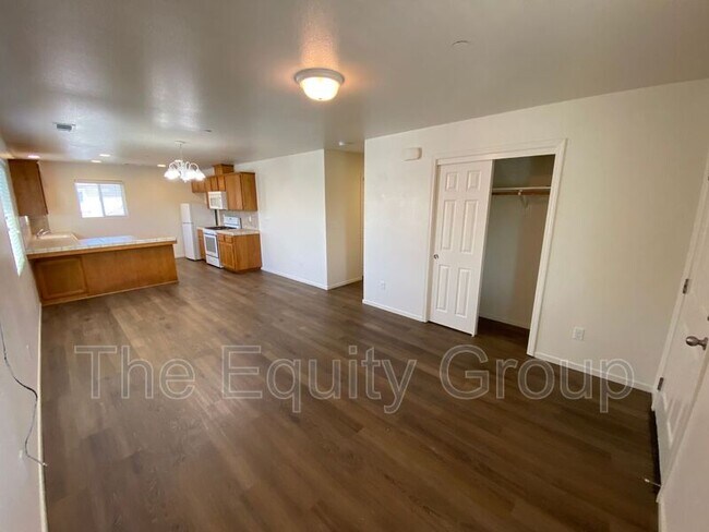 Foto del edificio - 2234 W Lark Ave
