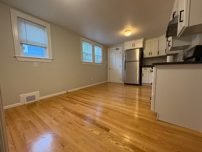 Building Photo - 41 Margaret Rd