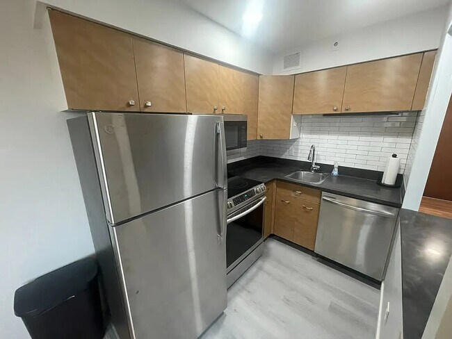Foto del edificio - 12520 Edgewater Dr
