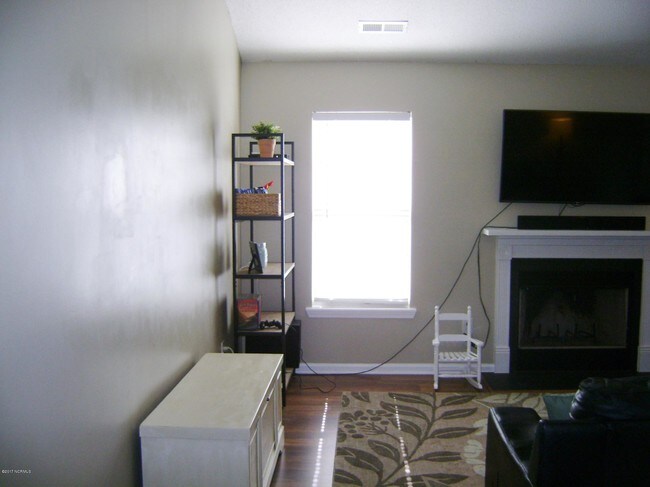 Building Photo - 107 Linden Rd