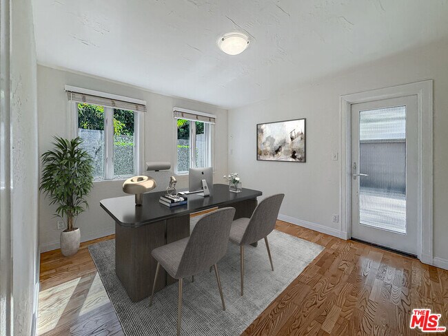 Foto del edificio - 2123 Sycamore Canyon Rd