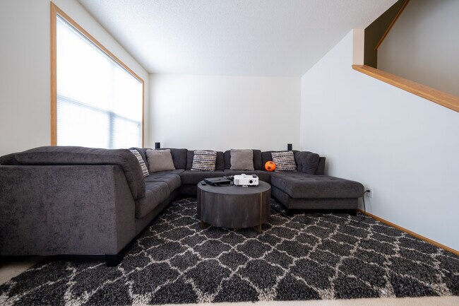 Foto del edificio - 605 Village Pkwy