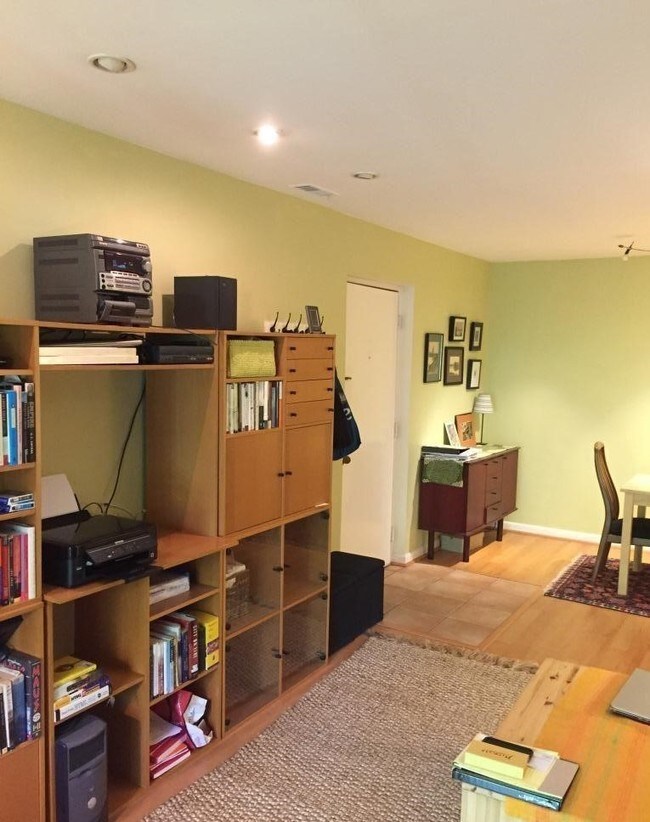 Foto del edificio - 609 Hudson Ave