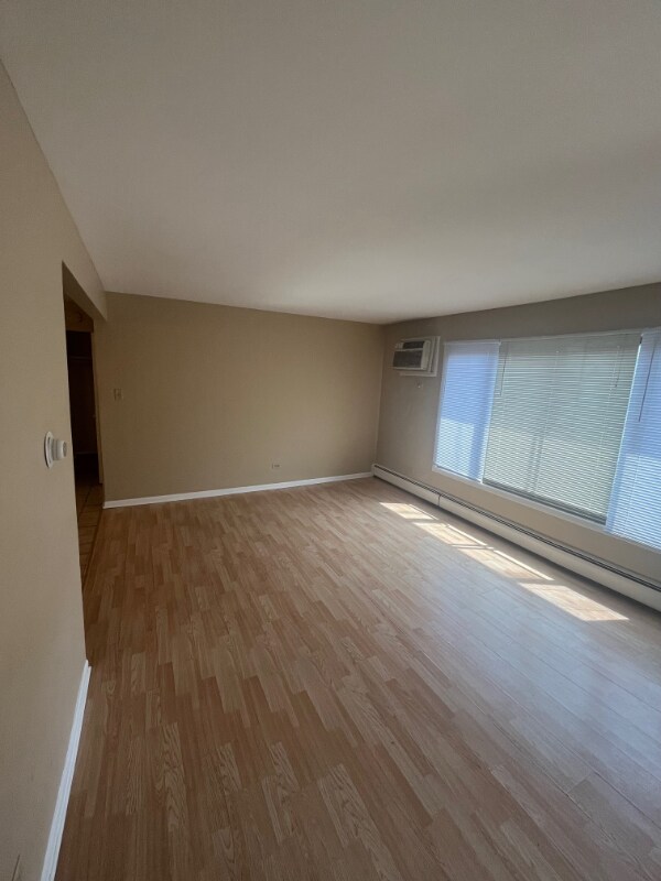 Foto del edificio - 9826 Sayre Ave