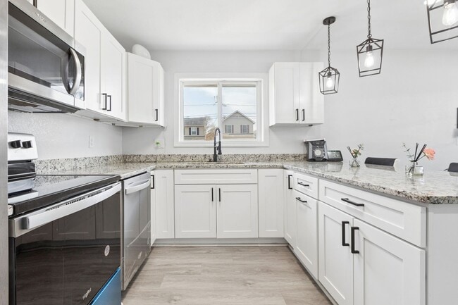 Building Photo - Beautifully Renovated 3-Bedroom Home in Hampton – Move-In Ready!