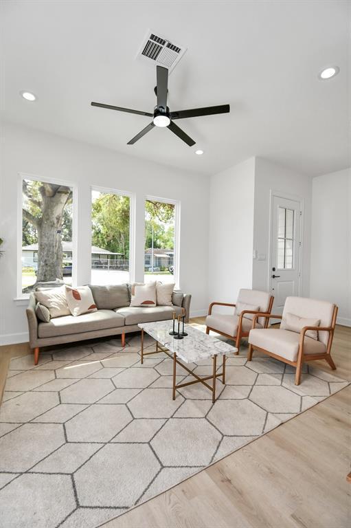 Foto principal - 8324 Corinth St