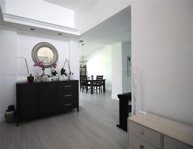 Foto del edificio - 6486 Woodbury Rd