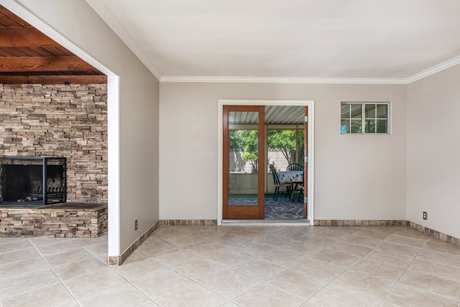 Foto del edificio - 5825 E Garford St