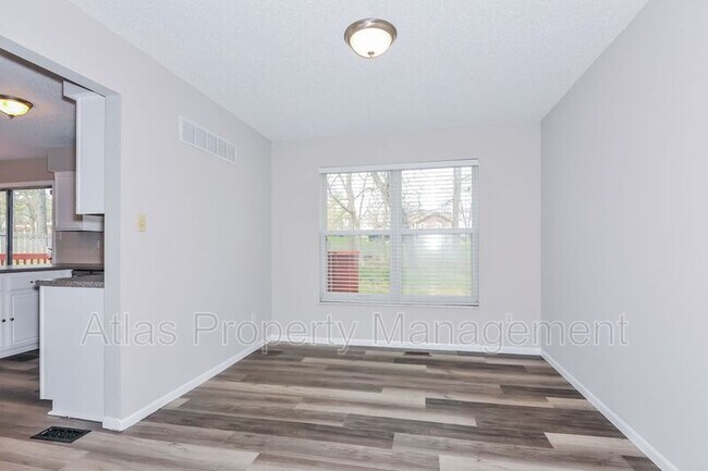 Building Photo - 620 Bennington Dr