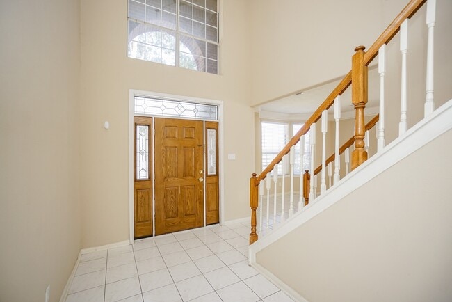 Building Photo - 822 Hyacinth Pl