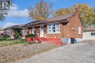 Building Photo - 12 Parkview Crescent