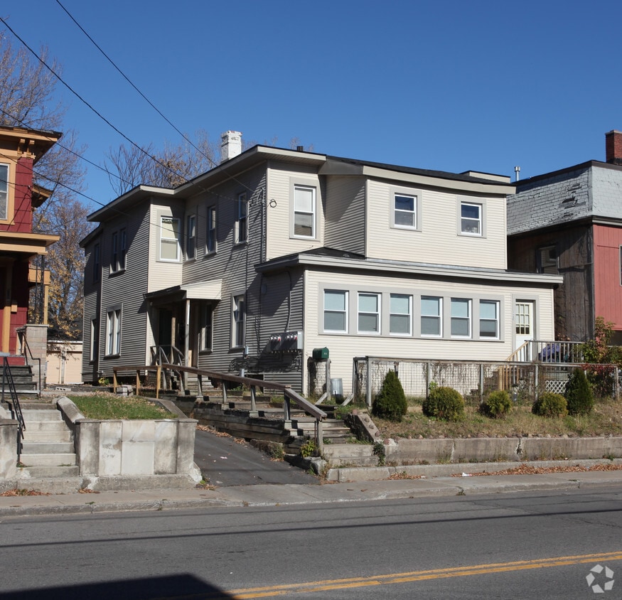 120 W Manlius St, East Syracuse, NY 13057 Apartments in East Syracuse