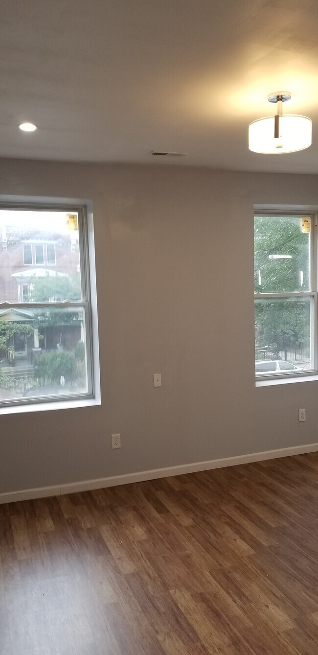 Building Photo - The Adams Apartments