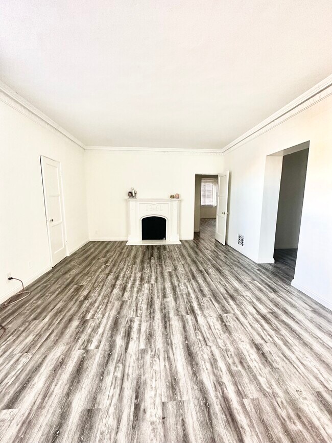 Foto del edificio - 5524 W 6th St