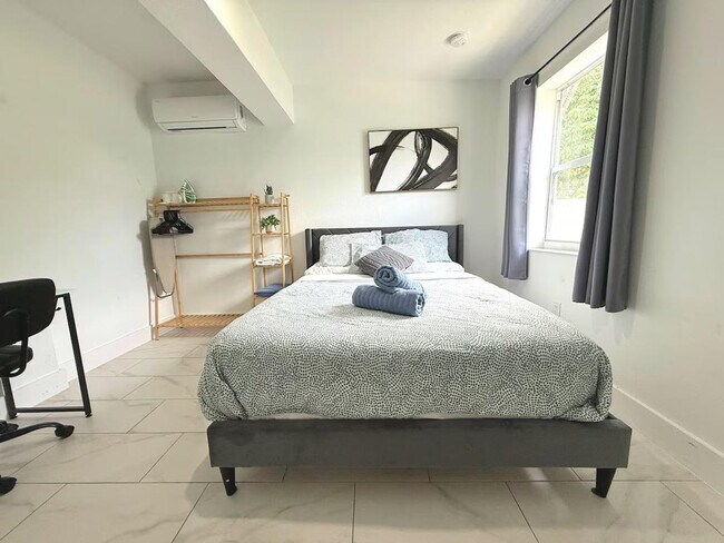 Foto del edificio - 261 NW 34th St