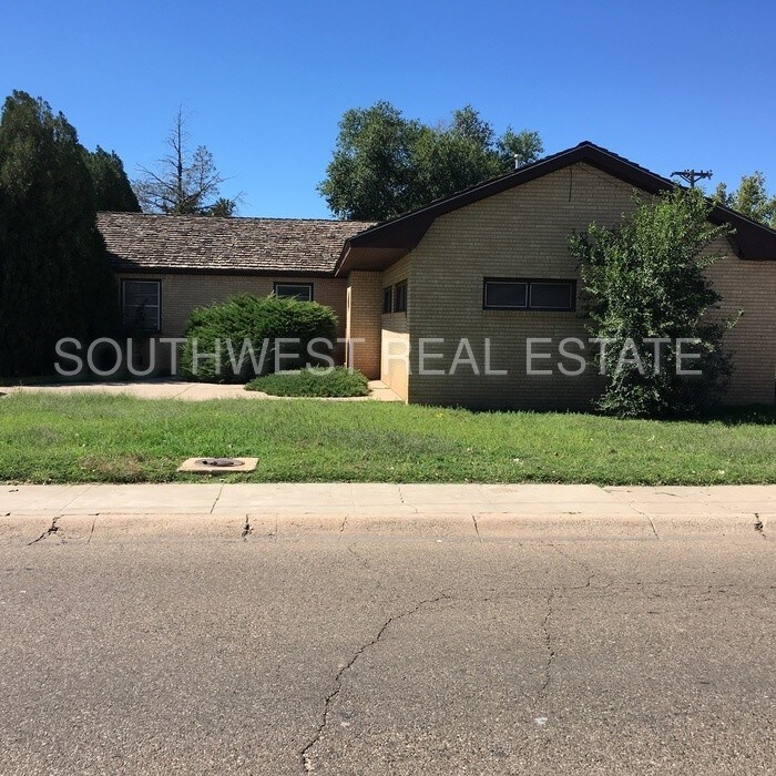 100 Highland Dr, Clovis, NM 88101 House Rental in Clovis, NM