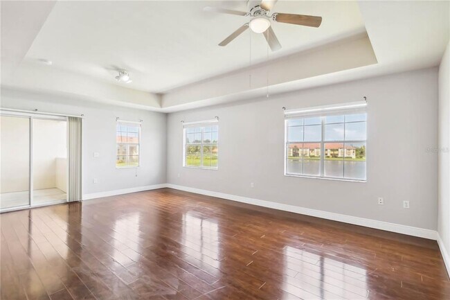 Building Photo - 1025 Villagio Cir