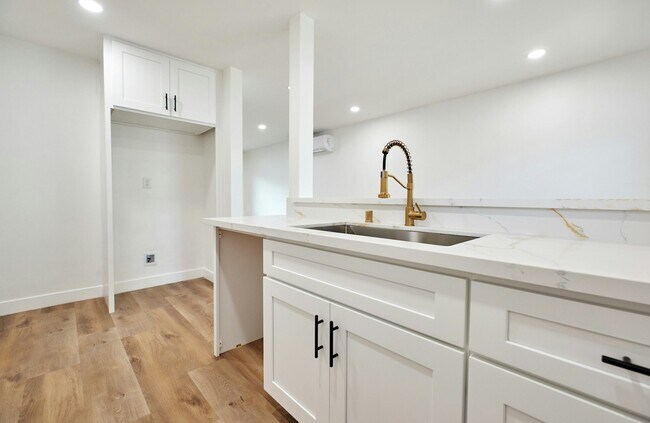 Foto del edificio - 232 W 3rd St