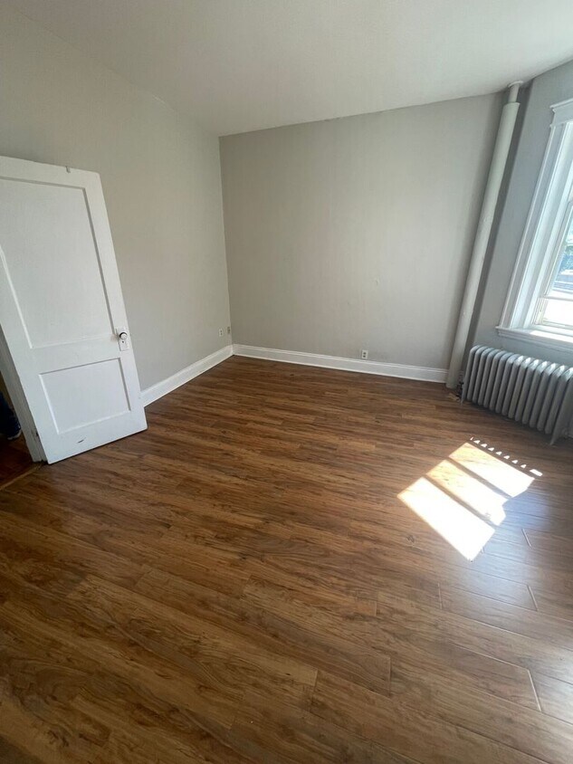 Primary Photo - Beautiful 4 bed 1 bath in Sommerville