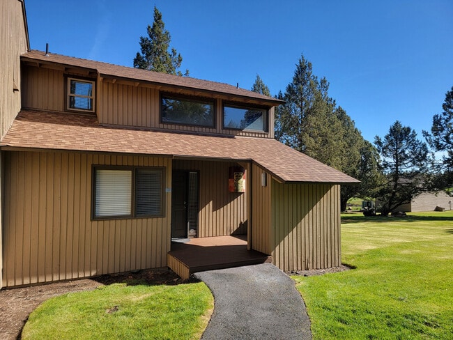 Building Photo - 6901 Robin Ct