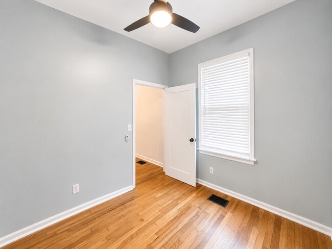 Building Photo - Martha Street Duplex