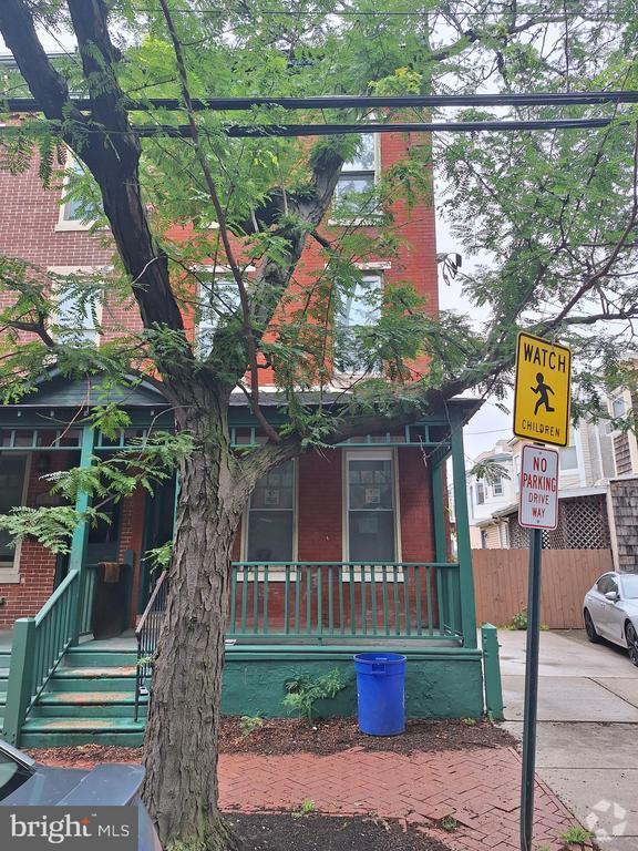 Building Photo - 609 Berkley St