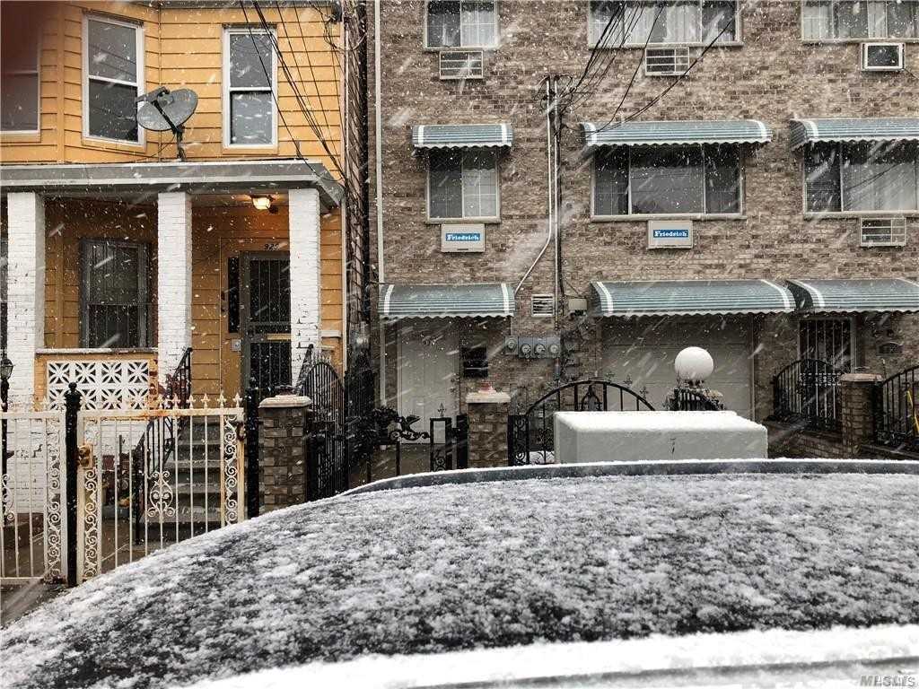 Primary Photo - 931 E 216th St