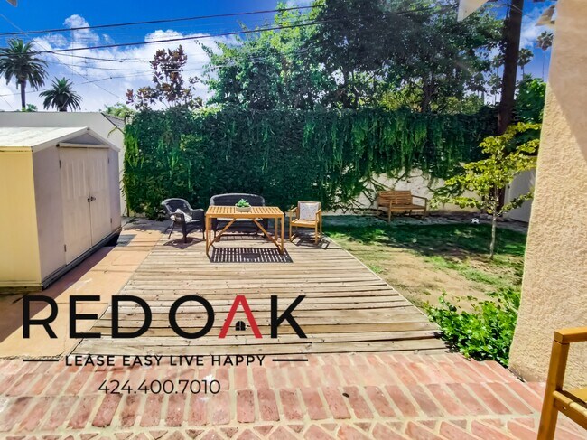Building Photo - Bright And Spacious One Bedroom with Stain...