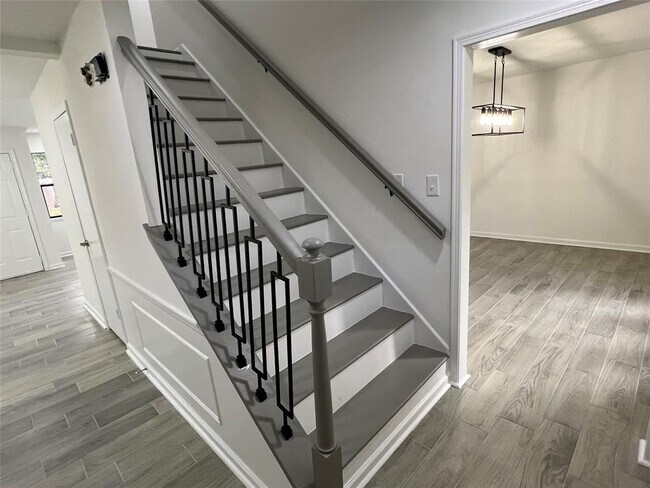 Building Photo - 7619 Fountaingrove Ln