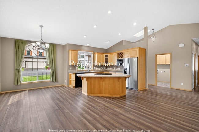 Foto del edificio - Spacious Three Bedroom Home in Clackamas!