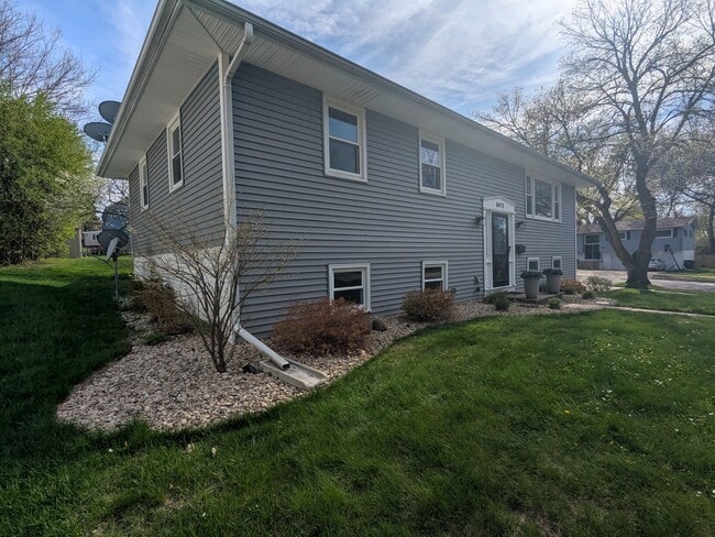 Building Photo - 6413 Woodington Way