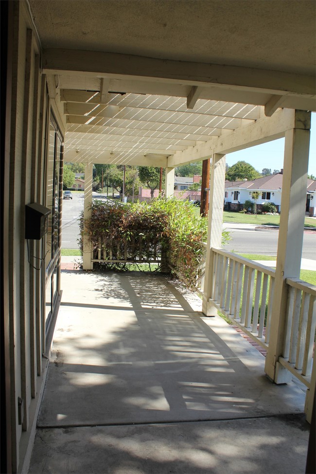 Building Photo - 1125 Lindendale Ave