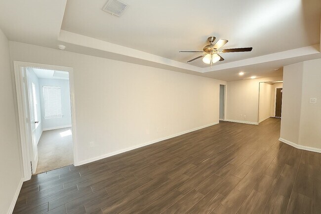 Foto del edificio - 228 Teakwood Dr
