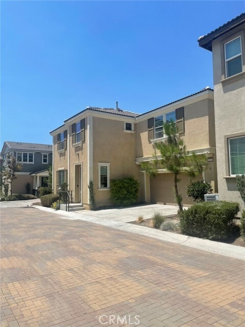 Building Photo - 3216 E Olympic Dr