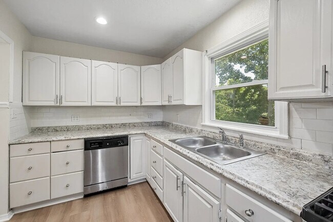 Foto del edificio - 7605 E 50th St