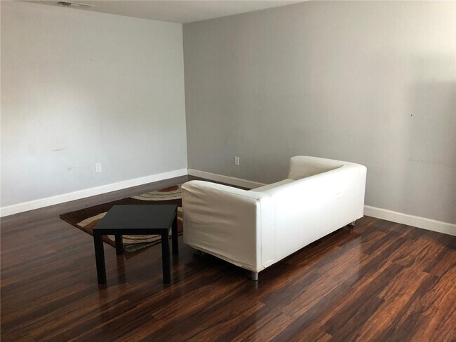 Foto del edificio - 1301 Wheaton Way