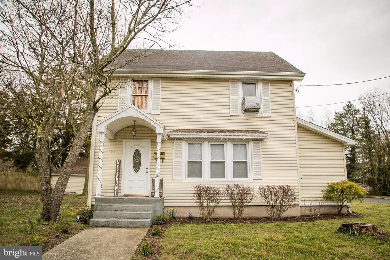 Primary Photo - 164 Delaware Ave