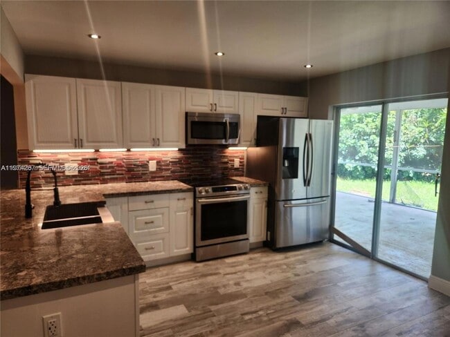 Photo - 107 18th Ave S House