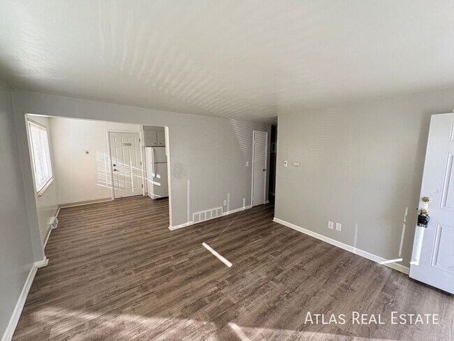 Photo - 4580 Everett Ct Apartment