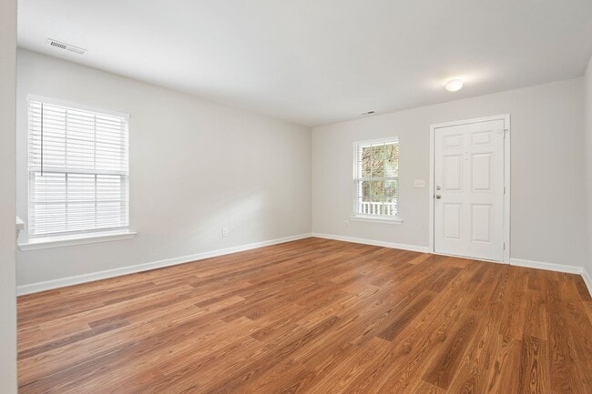 Building Photo - AVAILABLE NOW! Recently Updated 2-Story Ho...