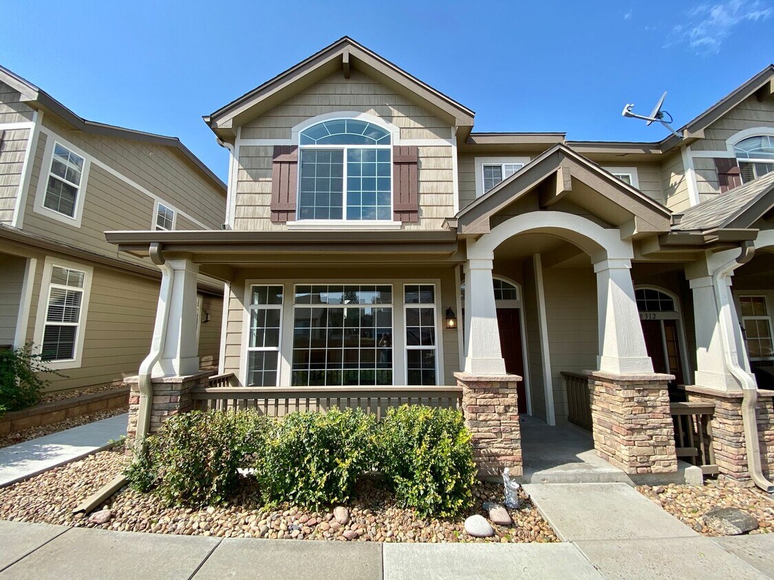 Foto principal - Fantastic Highlands Ranch Townhome - 3bed,...