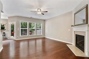 Foto del edificio - 5835 Weddington Dr