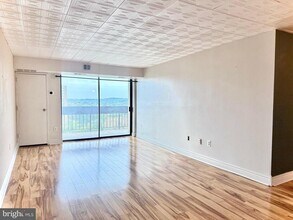 Building Photo - 5300 Holmes Run Pkwy