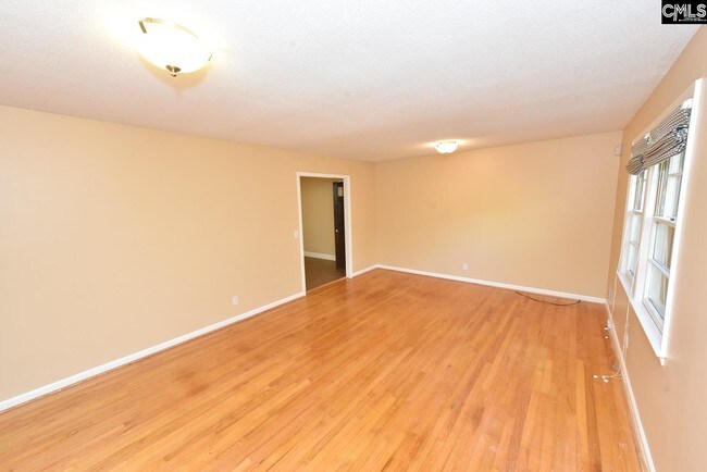 Foto del edificio - 2220 Tuxedo Rd