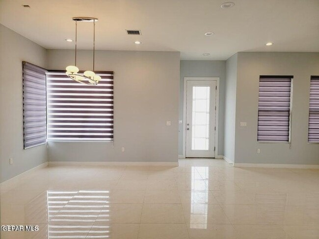 Foto del edificio - 4203 Tarek Ln