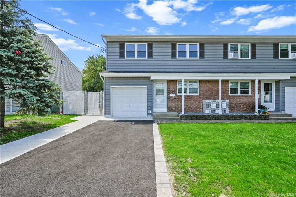 155 Forest Ave, West Babylon, NY 11704 Room for Rent in West Babylon