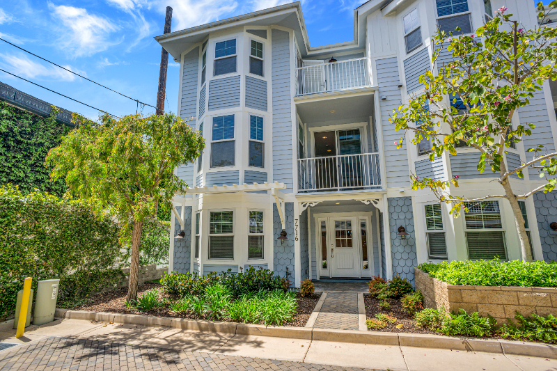 Primary Photo - 7716 Ivanhoe Ave