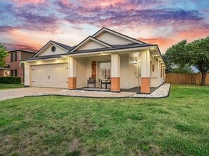 Building Photo - 123 Paige Bend