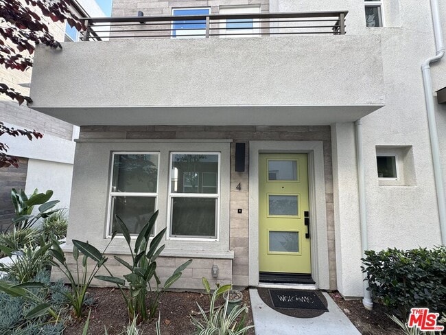 Building Photo - 905 E Mason Ln