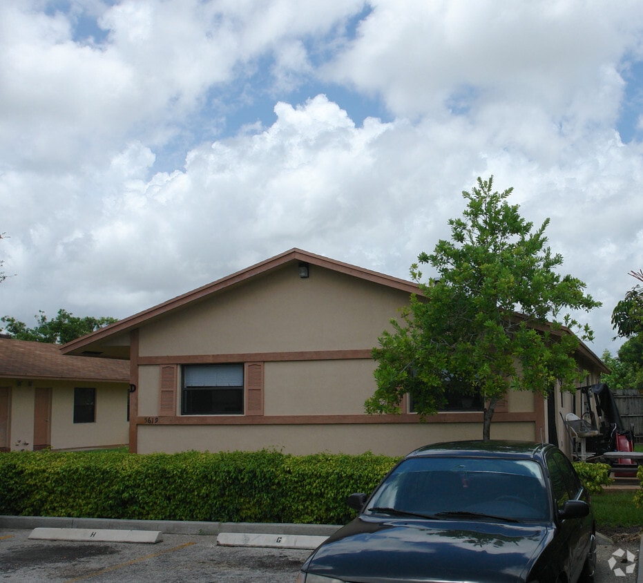 Building Photo - 5619 Mckinley St